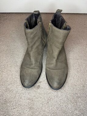 Steve Madden Brown Ankle Booties